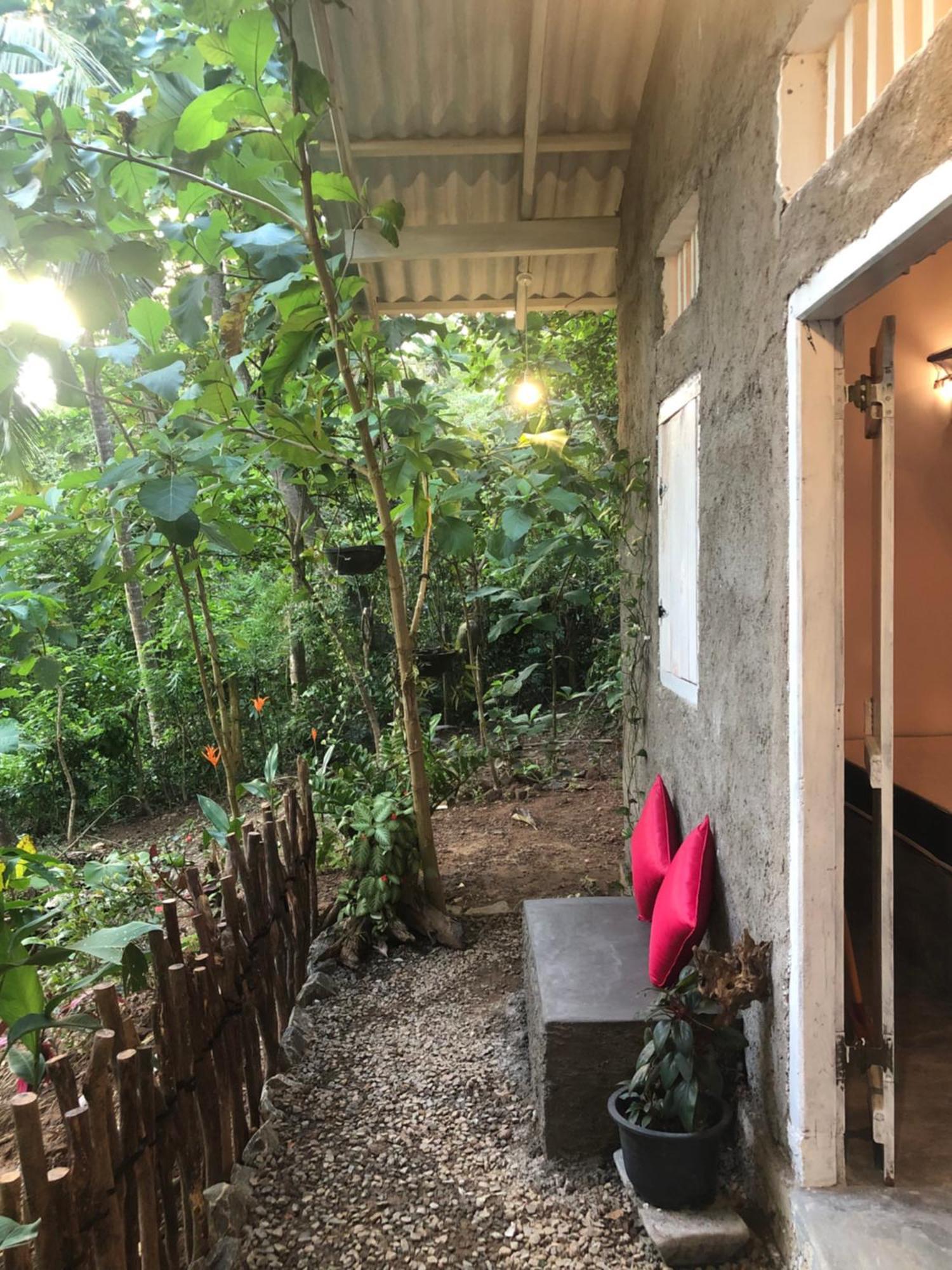 Linu Homestay Dikwella Exterior foto